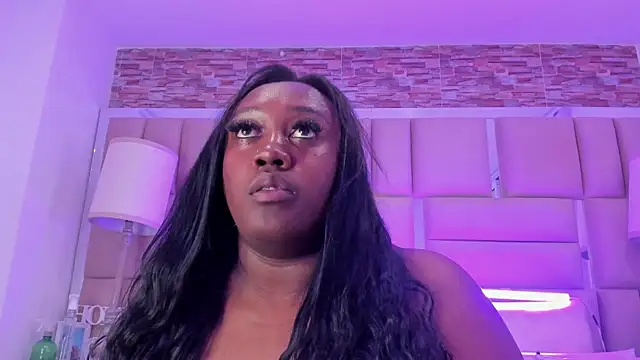 ShaniaBrownn online show from November 2025 07:43:01 PM