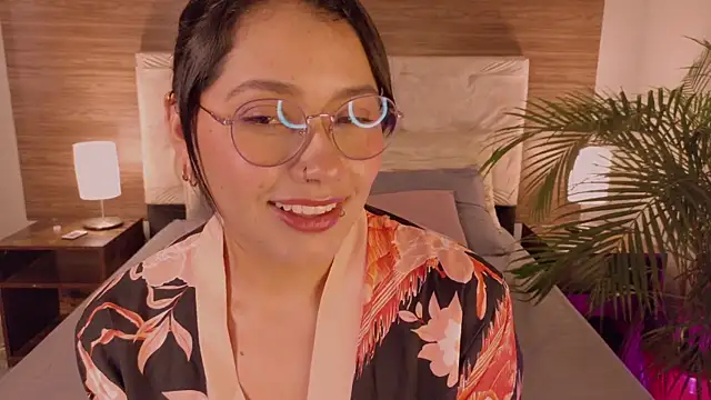 LauraRuiz1 online show from July 2026 09:50:01 PM