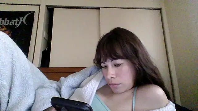 Snapshot of petitedoll29 chatting on December 2024 11:17:02 PM petitedoll29 online show from December 2024 11:17:02 PM