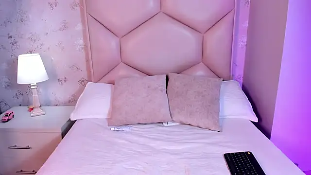 ambar sullivan online show from November 2025 11:45:01 AM