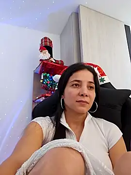 miaeyes online show from December 2024 04:43:01 PM