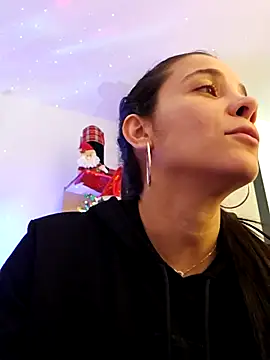 miaeyes online show from December 2024 03:57:02 PM