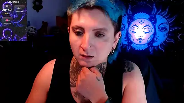 Snapshot of Marieblueeyes chatting on February 2025 01:21:02 AM Marieblueeyes online show from February 2025 01:21:02 AM