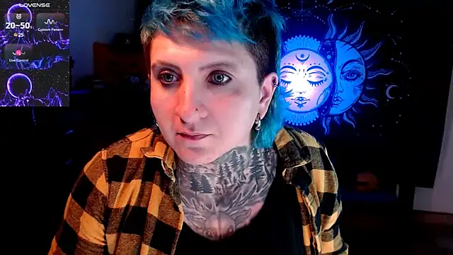 Snapshot of Marieblueeyes chatting on February 2025 03:04:02 AM Marieblueeyes online show from February 2025 03:04:02 AM