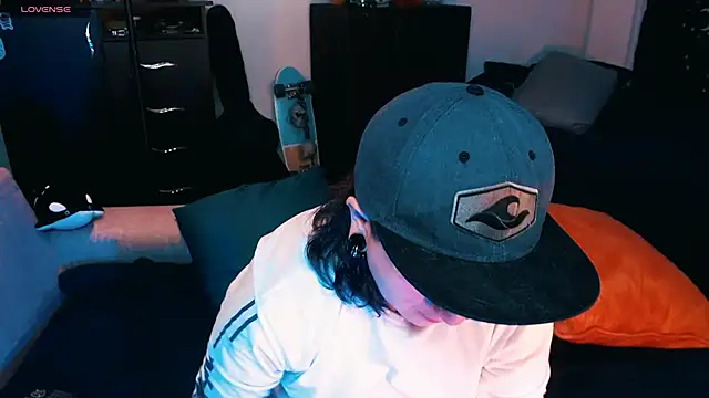 Snapshot of Marieblueeyes chatting on October 2025 02:28:02 AM Marieblueeyes online show from October 2025 02:28:02 AM