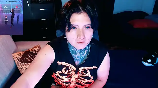 Snapshot of Marieblueeyes chatting on October 2025 04:44:01 AM Marieblueeyes online show from October 2025 04:44:01 AM