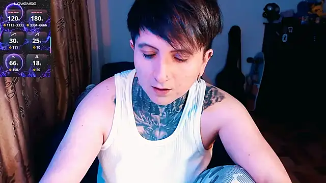 Snapshot of Marieblueeyes chatting on October 2025 04:34:02 AM Marieblueeyes online show from October 2025 04:34:02 AM