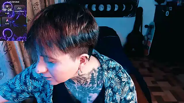 Snapshot of Marieblueeyes chatting on October 2025 11:56:02 PM Marieblueeyes online show from October 2025 11:56:02 PM