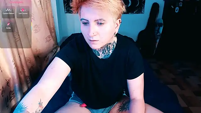 Snapshot of Marieblueeyes chatting on November 2025 07:13:02 PM Marieblueeyes online show from November 2025 07:13:02 PM