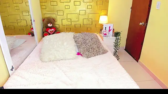 Julia Haye online show from September 2025 03:22:01 AM