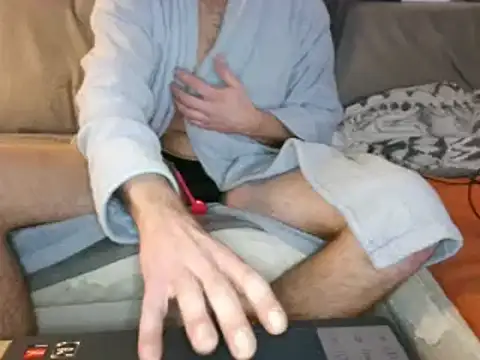 Snapshot of geilehure26 chatting on January 2025 09:22:01 PM geilehure26 online show from January 2025 09:22:01 PM