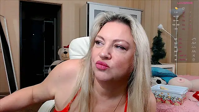 Snapshot of PamHardFuck chatting on January 2025 04:44:01 PM PamHardFuck online show from January 2025 04:44:01 PM