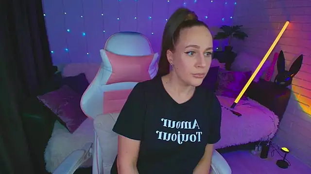 pepper cat  online show from December 2025 03:49:02 AM