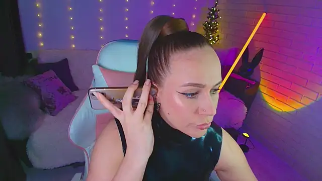 pepper cat  online show from April 2026 10:37:02 PM