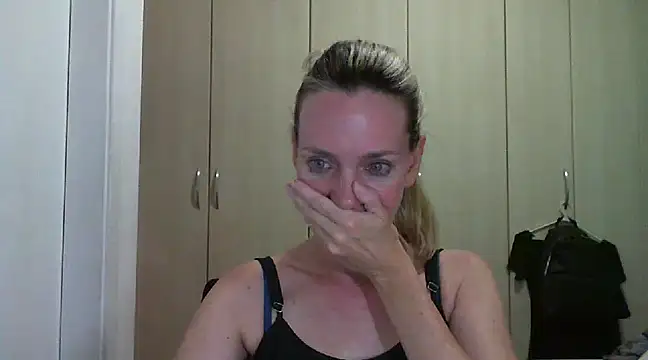 Annylove1 online show from January 2025 12:30:01 AM