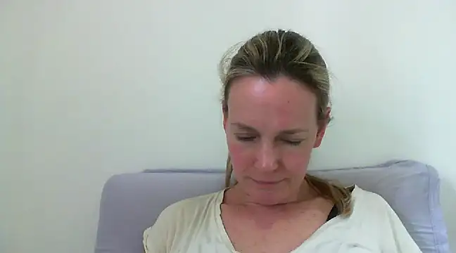 Annylove1 online show from January 2025 05:27:01 PM