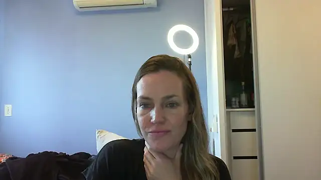 Annylove1 online show from October 2025 10:19:02 AM