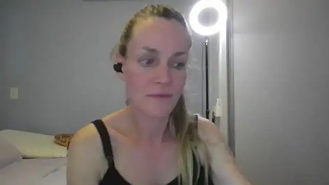 Annylove1 online show from December 2025 12:16:02 AM