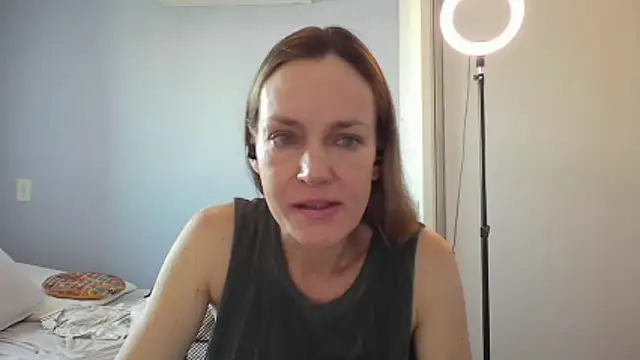 Annylove1 online show from December 2025 10:46:01 AM