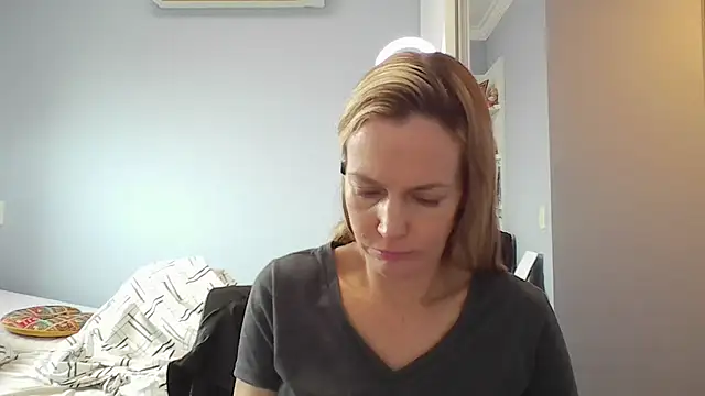 Annylove1 online show from February 2026 10:52:02 AM