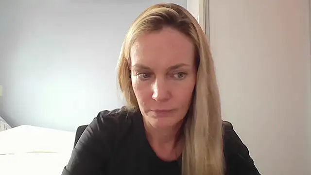 Annylove1 online show from February 2026 04:56:02 PM