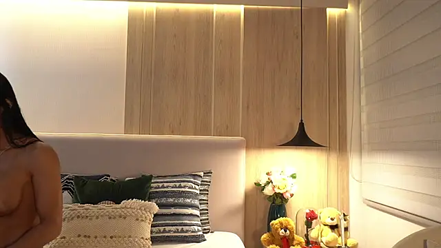 KalaBeckett  online show from April 2026 11:19:01 AM