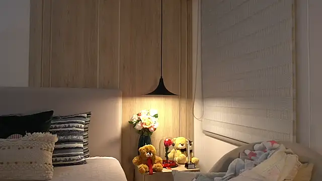 KalaBeckett  online show from April 2026 11:30:02 AM