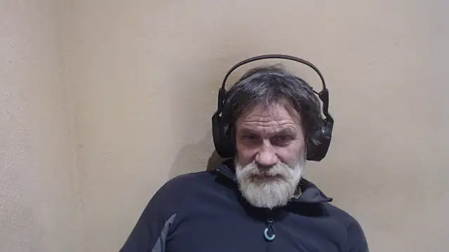 Snapshot of AlexNudo chatting on January 2025 06:01:02 PM AlexNudo online show from January 2025 06:01:02 PM