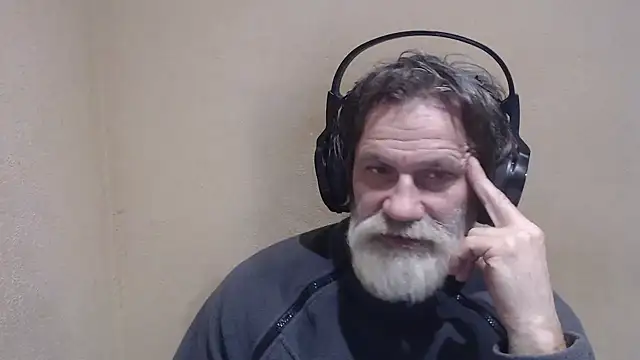 Snapshot of AlexNudo chatting on January 2025 03:27:01 PM AlexNudo online show from January 2025 03:27:01 PM