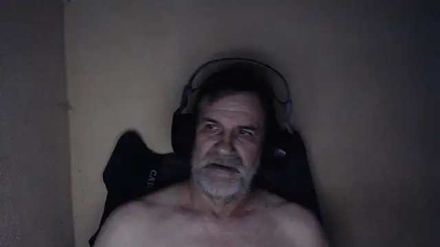 Snapshot of AlexNudo chatting on September 2025 05:31:02 AM AlexNudo online show from September 2025 05:31:02 AM