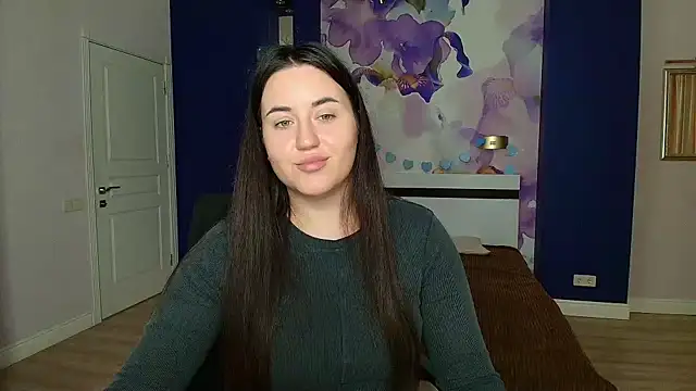 Snapshot of Roxie_Bradley chatting on December 2024 07:09:01 AM Roxie Bradley online show from December 2024 07:09:01 AM