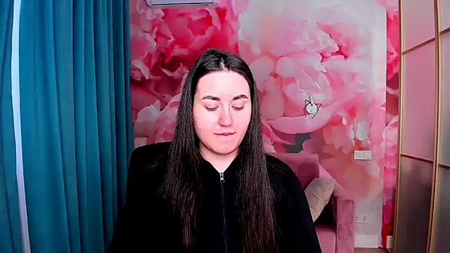 Snapshot of Roxie_Bradley chatting on December 2024 07:03:01 AM Roxie Bradley online show from December 2024 07:03:01 AM