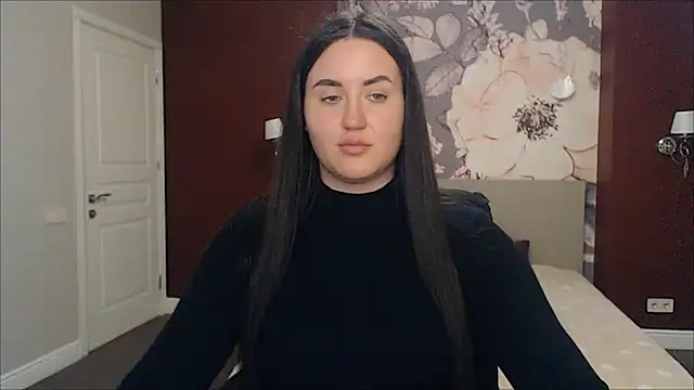 Snapshot of Roxie_Bradley chatting on February 2025 12:57:02 PM Roxie Bradley online show from February 2025 12:57:02 PM
