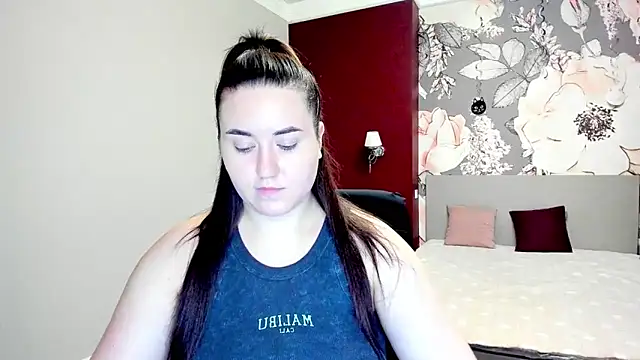 Roxie Bradley online show from February 2026 06:42:01 AM