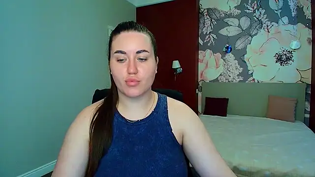 Roxie Bradley online show from May 2026 05:46:01 AM