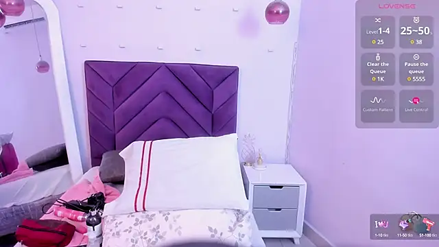 Snapshot of haileystone chatting on March 2025 03:19:01 PM haileystone online show from March 2025 03:19:01 PM