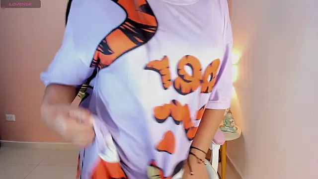 Snapshot of Ciara8 chatting on November 2025 11:42:02 AM Ciara8 online show from November 2025 11:42:02 AM