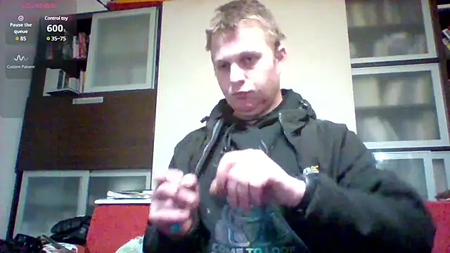 Matttthees online show from December 2024 07:00:02 PM
