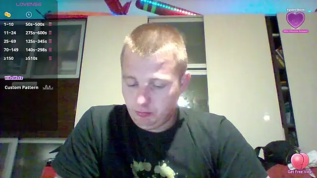 Snapshot of Matttthees chatting on October 2025 11:14:02 PM Matttthees online show from October 2025 11:14:02 PM