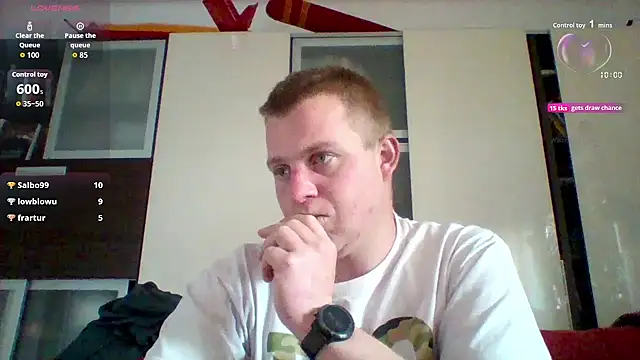 Snapshot of Matttthees chatting on October 2025 02:40:01 PM Matttthees online show from October 2025 02:40:01 PM