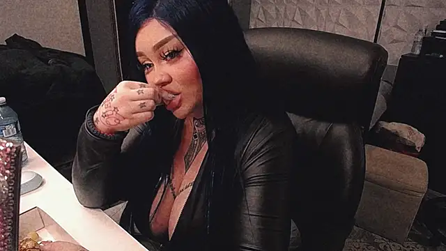 sheylagoddess11 online show from October 2025 05:21:02 AM