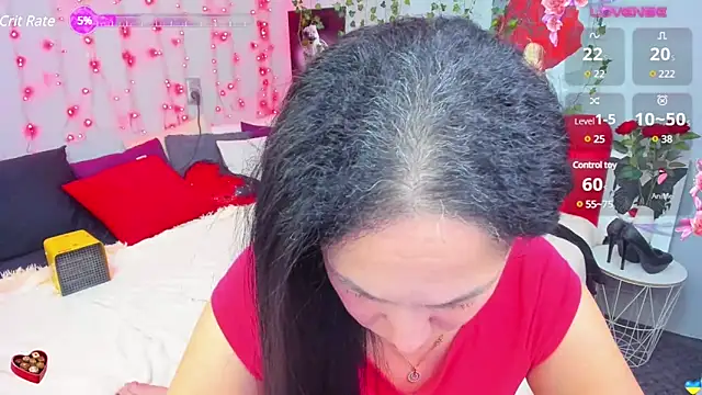 Snapshot of DarlingMilf chatting on December 2024 03:18:02 AM DarlingMilf online show from December 2024 03:18:02 AM