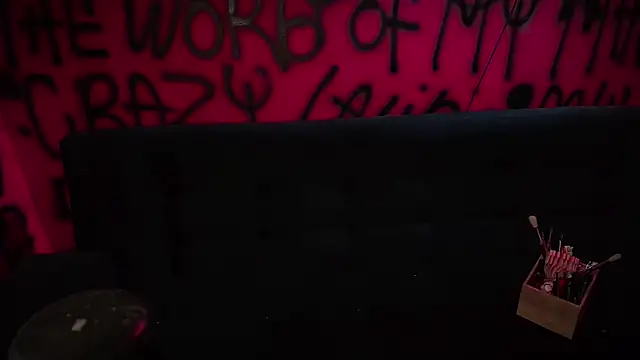 Laura takint online show from February 2025 04:03:01 PM