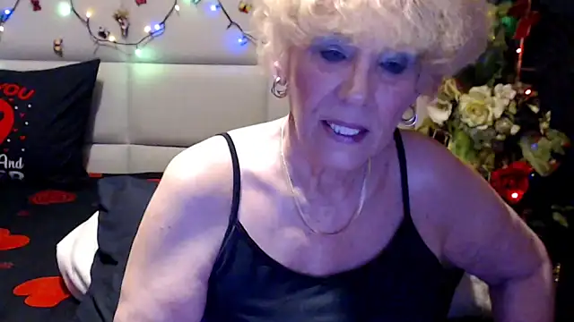 HappyWomanOn online show from June 2026 09:09:01 AM