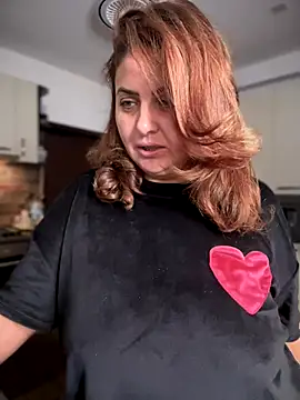 Snapshot of AnneKane chatting on October 2025 04:13:01 AM AnneKane online show from October 2025 04:13:01 AM