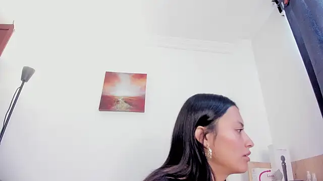 nia  white online show from September 2025 04:07:02 PM