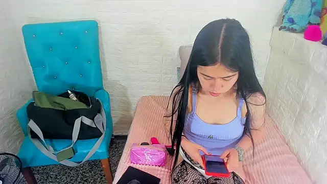 ArianaSmith69 online show from February 2025 01:51:01 PM