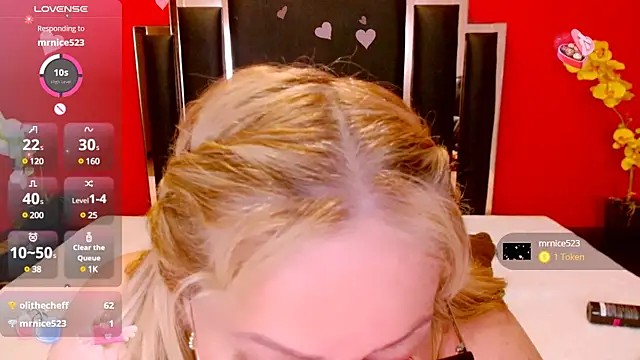 Snapshot of Nayla_Garner chatting on March 2025 08:43:02 PM Nayla Garner online show from March 2025 08:43:02 PM