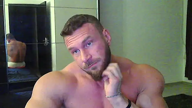muscularkevin online show from December 2025 04:52:01 AM