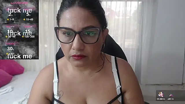 Snapshot of Katha_Marck chatting on February 2025 12:37:01 PM Katha Marck online show from February 2025 12:37:01 PM